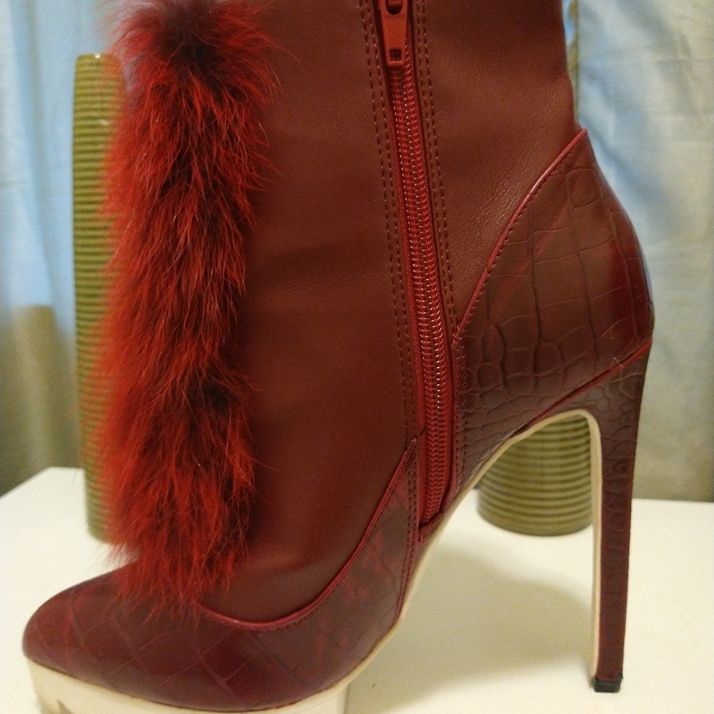 Boots - Picture 8 of 8